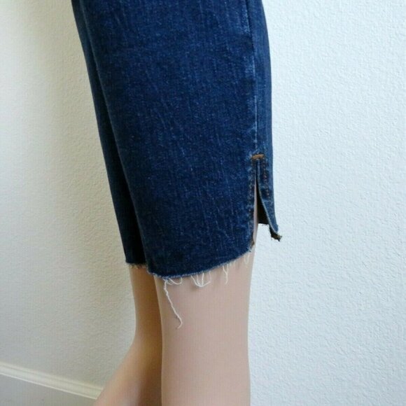 STS Blue Jeans Women's RHINESTONE Destructed Crop NWT - Picture 6 of 6